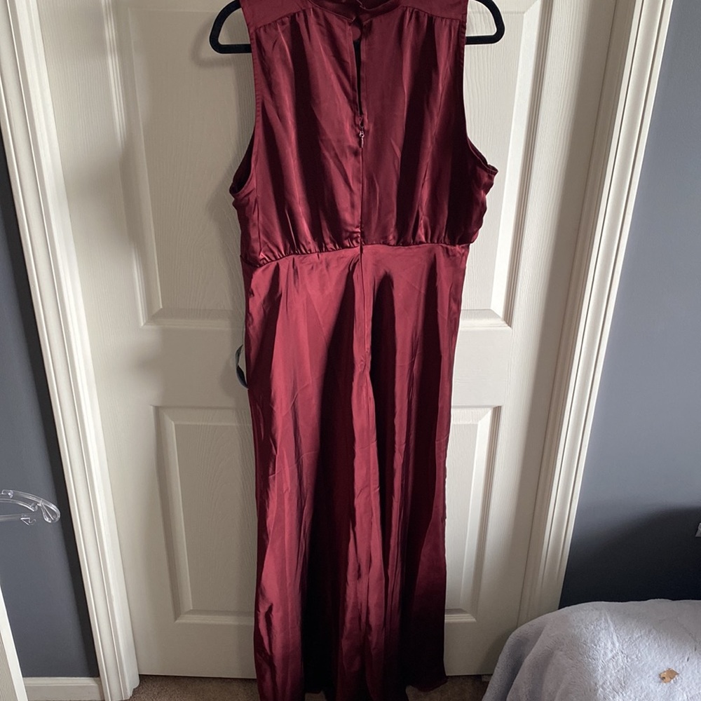 Lulu’s new with tags elegant wine colored dress